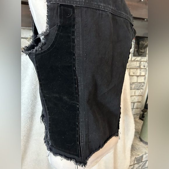 50%off w♥️ L & B “Lucky and Blessed vest black distress vest suede insert XS - Picture 6 of 9